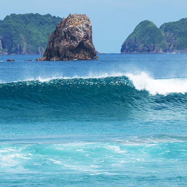 Gentle wave breaking in Red Island Java