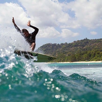 surfing manouvres in red island java